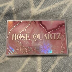 HUDA BEAUTY Rose Quartz Palette in Pink and Gold